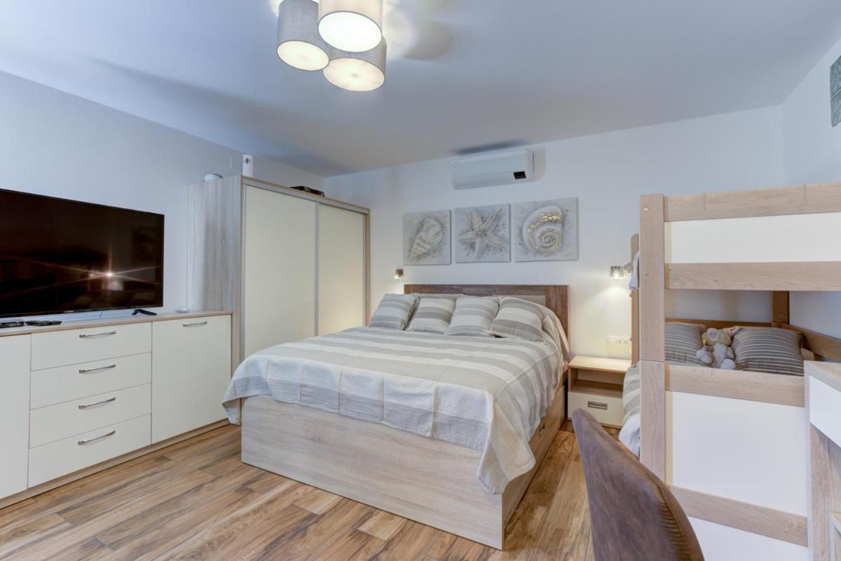 Cvrk Family House Нови-Винодолски Экстерьер фото